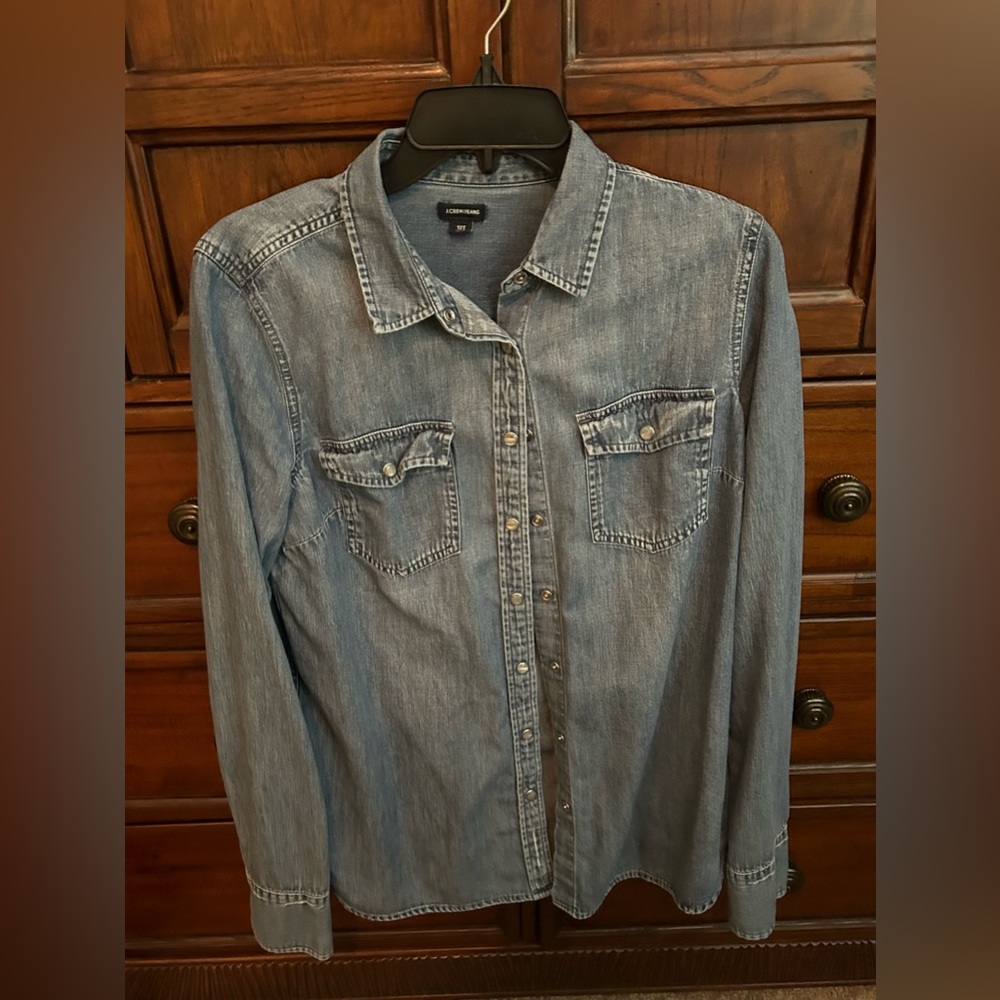 *Like New* J.Crew Woman’s Classic “Western Pearl Snap” Indigo Blue Denim Shirt - Picture 4 of 15